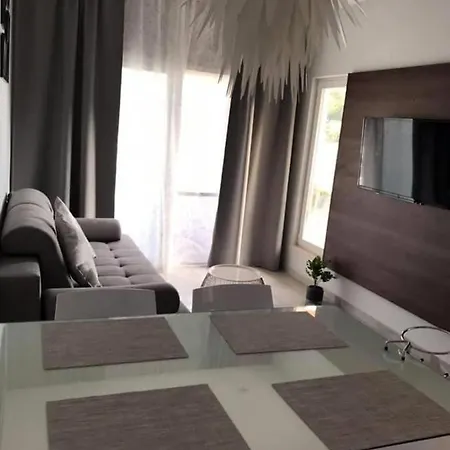 Two-bedroom In Blato-grscica Iii Appartement