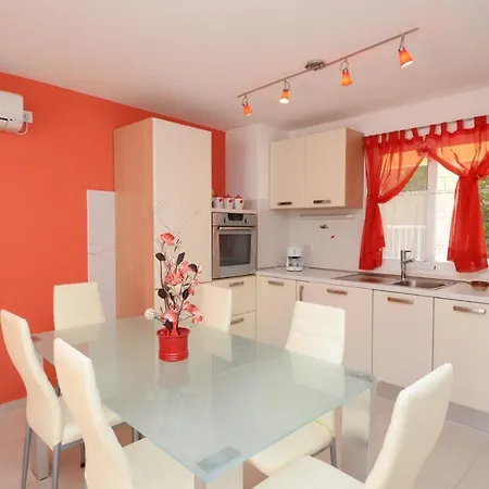 Appartement Two-bedroom In Blato-grscica Iii *