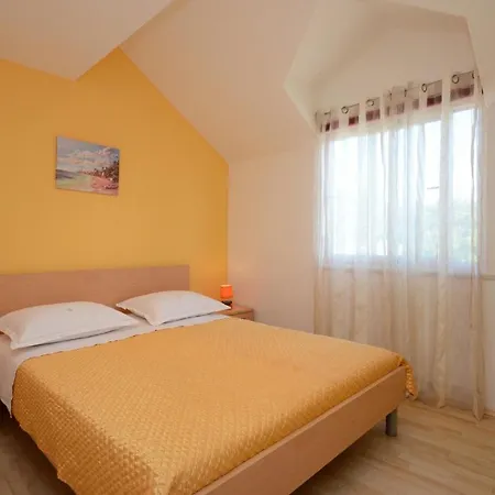 Appartement Two-bedroom In Blato-grscica Iii