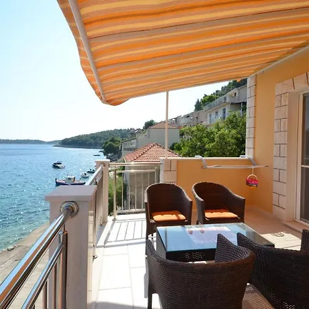 Διαμέρισμα Two-bedroom In Blato-grscica Iii *